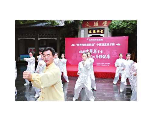 绝经后怀孕多少天可以做试管&高龄供卵成功率高吗,像这些明星高龄产妇：做好